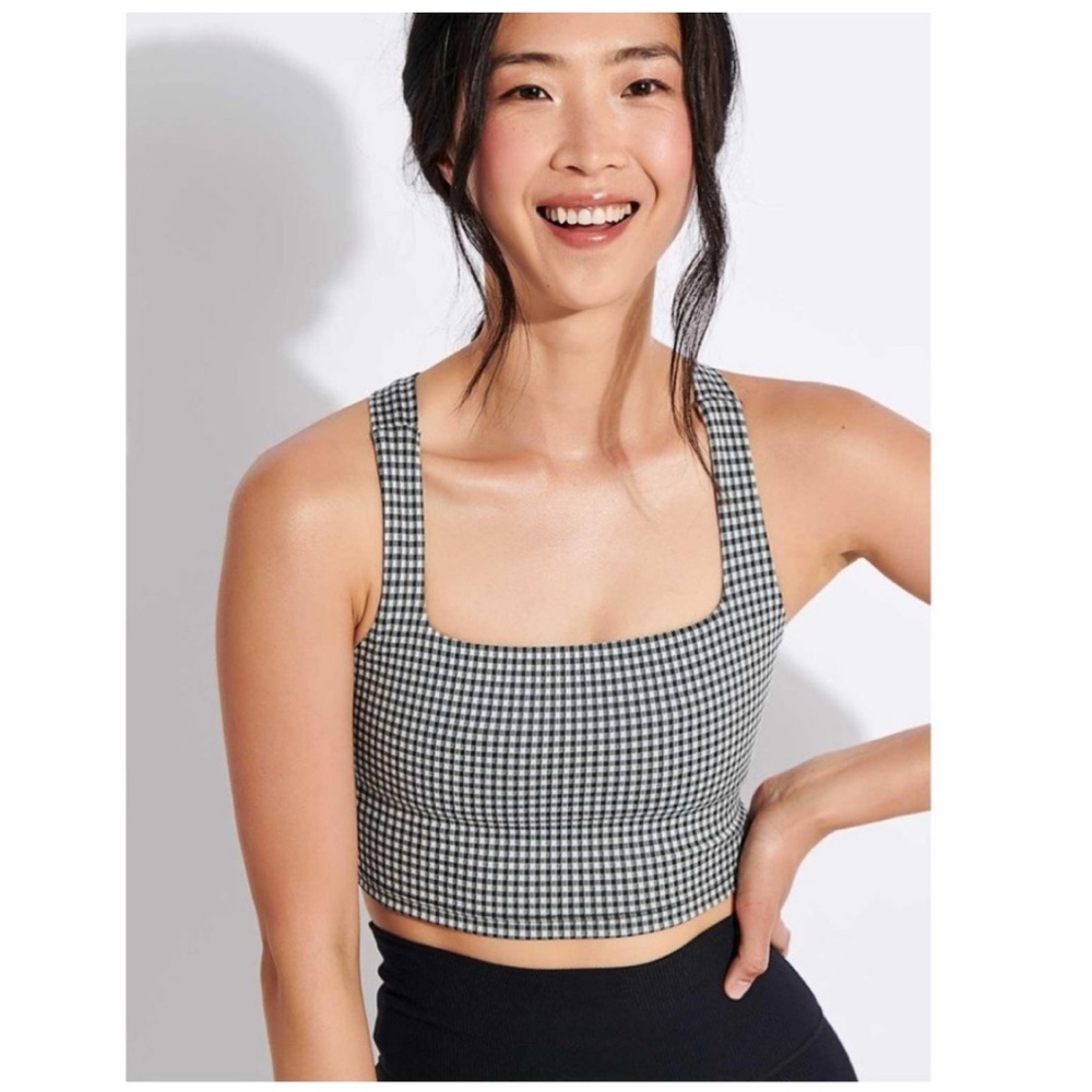 Nike Black and White Fitted Crop Tank Top